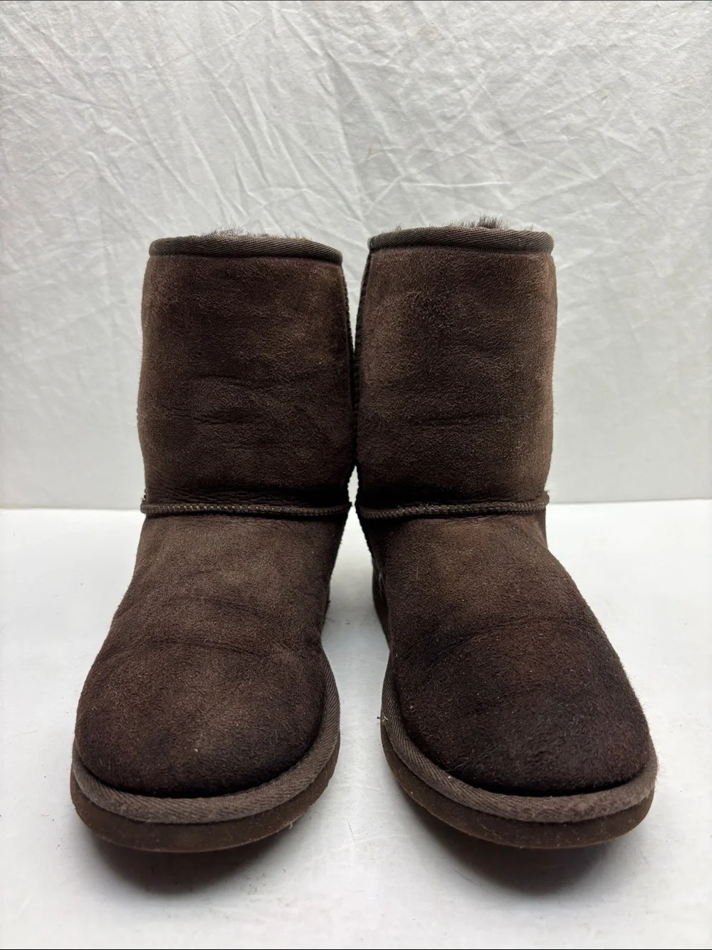 UGG Classic short boots, SZ 5 big girl, box 67